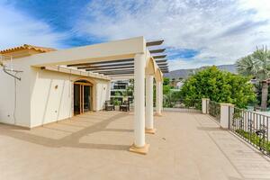 5 Bedroom Villa -  La Caleta — photo 3 of 43