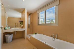 4 Bedroom Villa -  La Caleta (7)