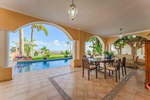 Villa de 6 dormitorios - La Caleta (1)