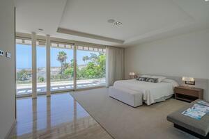 5 Bedroom Villa - La Caleta (35)