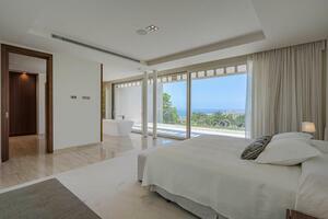 5 Bedroom Villa - La Caleta (36)