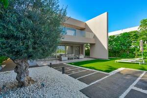 5 Bedroom Villa - La Caleta (14)