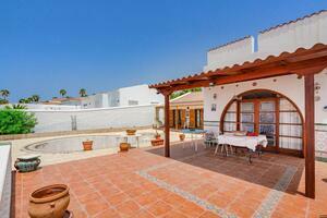 3 Bedroom Villa - Callao Salvaje (17)