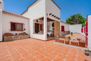 3 Bedroom Villa - Callao Salvaje (19)