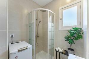 Seafront 1 Bedroom Apartment - Los Cristianos - Costamar — photo 16 of 25
