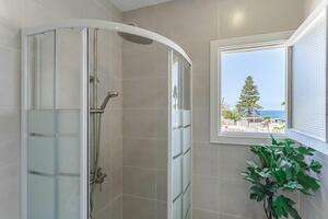 Seafront 1 Bedroom Apartment - Los Cristianos - Costamar — photo 17 of 25