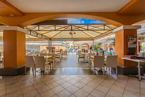 Business - La Caleta (2)