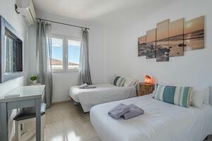 6 Bedroom Villa - San Eugenio Alto (14)