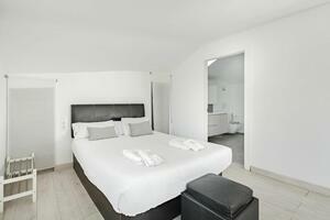 6 Bedroom Villa - San Eugenio Alto (23)