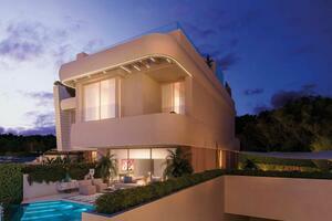 Seafront Luxury 4 Bedroom Townhouse - Marbella — photo 6 of 21