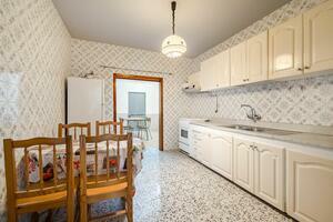 Edificio di 5 Camere - Armeñime (13)