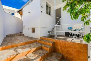 5 Bedroom House - Buzanada (9)