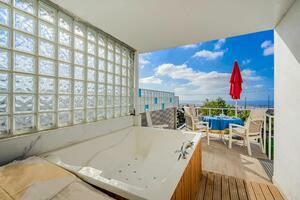 5 Bedroom House - Buzanada (18)