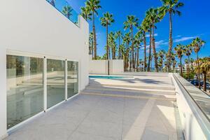 Luxus 3-Zimmer-Villa - San Eugenio Alto (0)