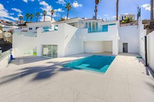 Luxus 3-Zimmer-Villa - San Eugenio Alto (1)