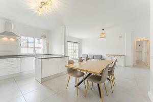 4 Bedroom Apartment - Alcalá (0)