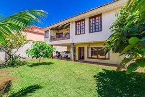 6 Bedroom Villa - La Laguna (1)