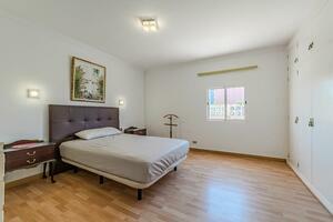 6 Bedroom Villa - La Laguna (6)