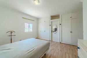 6 Bedroom Villa - La Laguna (8)