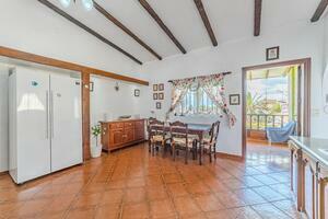 6 Bedroom Villa - La Laguna (26)