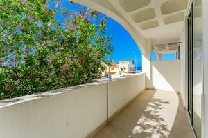 17 Bedroom Building - Callao Salvaje (9)