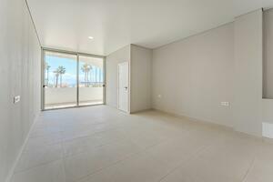 17 Bedroom Building - Callao Salvaje (11)