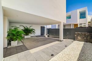 3 Bedroom Villa - Callao Salvaje (38)