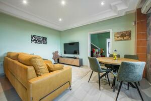 4 Bedroom House - Las Rosas — photo 3 of 25