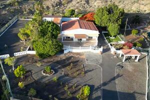 5 Bedroom House - Piedra Hincada (1)