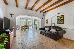 5 Bedroom House - Piedra Hincada (11)