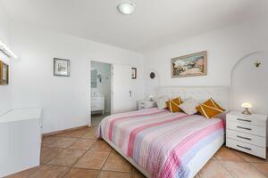 5 Bedroom House - Piedra Hincada (12)