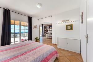 5 Bedroom House - Piedra Hincada (14)