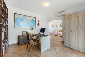 5 Bedroom House - Piedra Hincada (17)