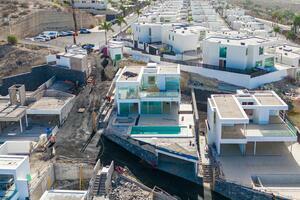 Luxury 4 Bedroom Villa - San Eugenio Alto - Siam Gardens (20)