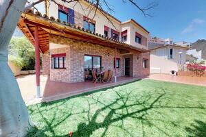 6 Bedroom Villa - Santa Cruz (0)