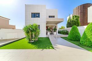 Luxury 5 Bedroom Villa - El Madroñal (52)