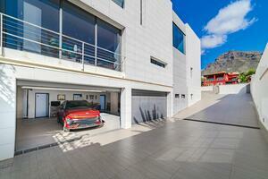 Luxury 5 Bedroom Villa - El Madroñal (56)