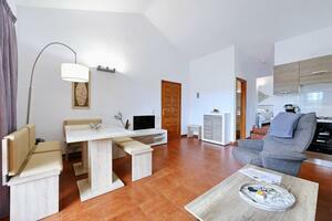 27 Bedroom Building - Chayofa (48)