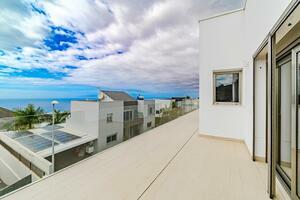 5 Bedroom Villa - Roque del Conde (16)