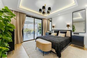 Villa de Lujo de 4 dormitorios - San Eugenio Alto (0)