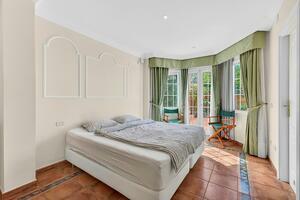 5 Bedroom Villa - San Eugenio Bajo (17)