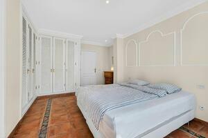 5 Bedroom Villa - San Eugenio Bajo (18)