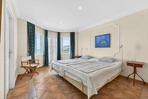 5 Bedroom Villa - San Eugenio Bajo (22)