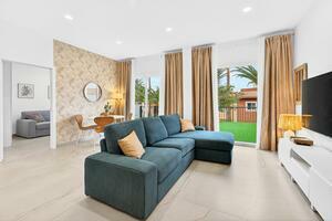 2 Bedroom Apartment - Callao Salvaje - Un Posto al Sole — photo 3 of 19