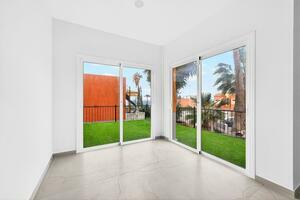 1 Bedroom Apartment - Callao Salvaje - Un Posto al Sole — photo 5 of 17