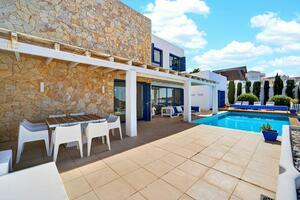 Luxury 5 Bedroom Villa - Roque del Conde — photo 4 of 41