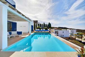 Luxury 5 Bedroom Villa - Roque del Conde — photo 2 of 41