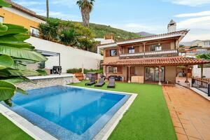 3 Bedroom Villa - La Orotava — photo 1 of 44