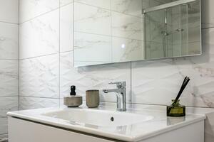 Luxury 1 Bedroom Apartment -  La Caleta - El Veril del Duque — photo 20 of 27