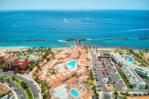 Luxury 1 Bedroom Apartment -  La Caleta - El Veril del Duque — photo 24 of 27